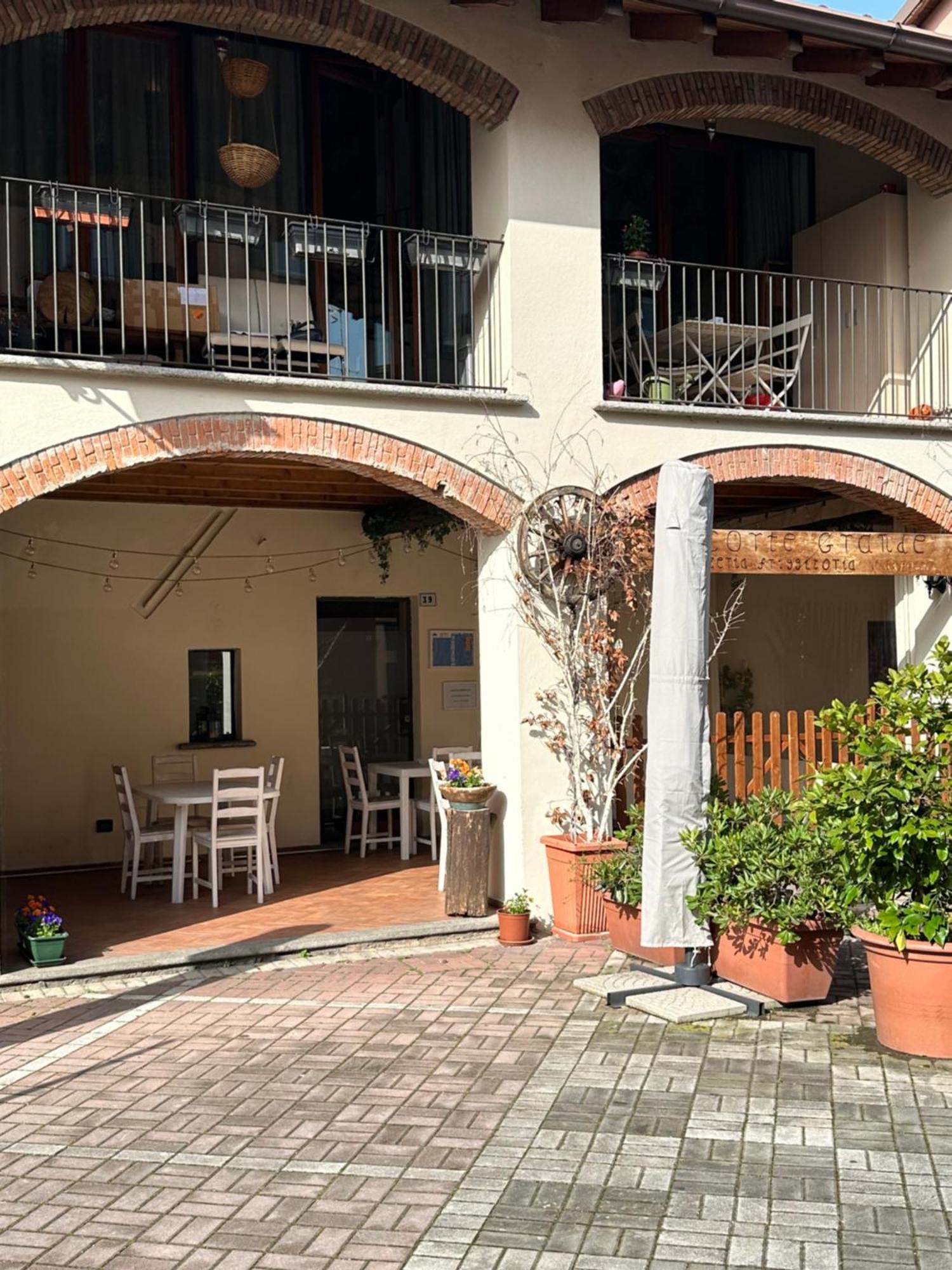 Corte Grande Apartment Lipomo Kültér fotó